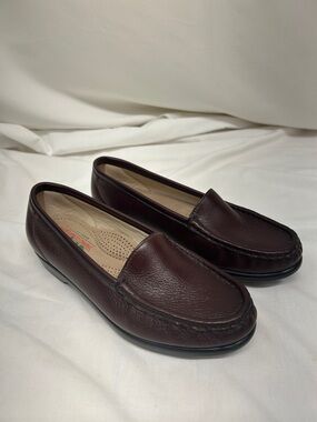 SAS Women’s TriPad Comfort Burgundy Leather Slip-On Loafers Size 6 1/2